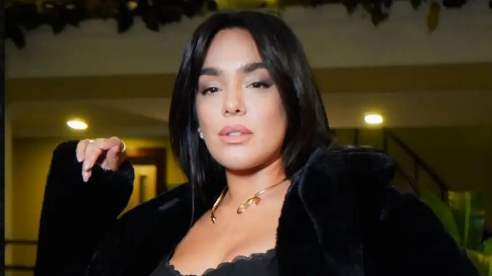 Ángela Leiva Vuelve a Bolivia y piden su aprehensión inmediata por el escándalo en Tarija Angela Leiva Vuelve a Bolivia y piden su aprehension inmediata por el escandalo en Tarija