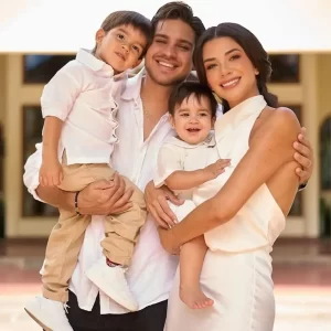 Anabel Angus y Marco Antelo unidos en bautizo de su hijo Familia de Marco Antelo y Anabel Angus