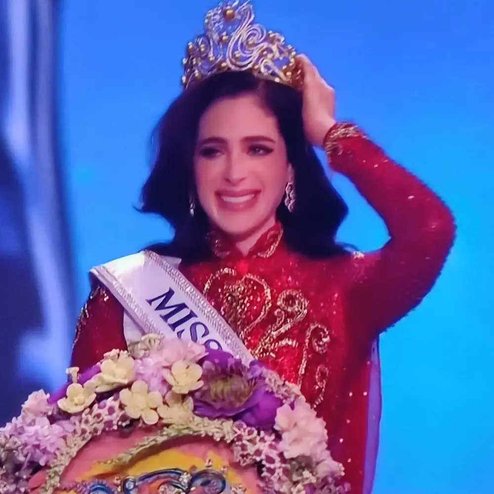 Fatima Bosch se corona como Miss Universo 2025