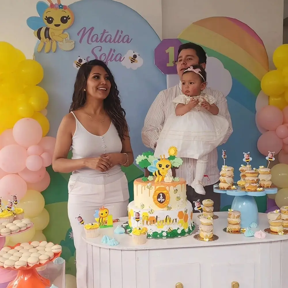 La hija de Marcela Gonzáles cumple su primer año con una fiesta llena de celebridades bolivianas La hija de Marcela Gonzales cumple su primer ano