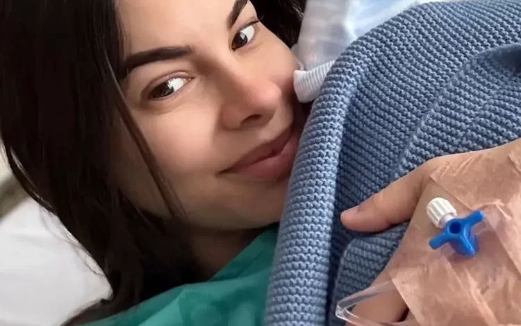 La querida influencer comparte la primera imagen de su primogenito
