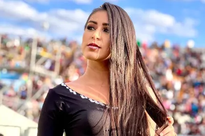 Sisi Alisson es la Nueva Bailarina De la Agrupación de Jhonny Claros Sisi Alisson es la Nueva Bailarina De Jhonny Y Su Agrupacion Claros